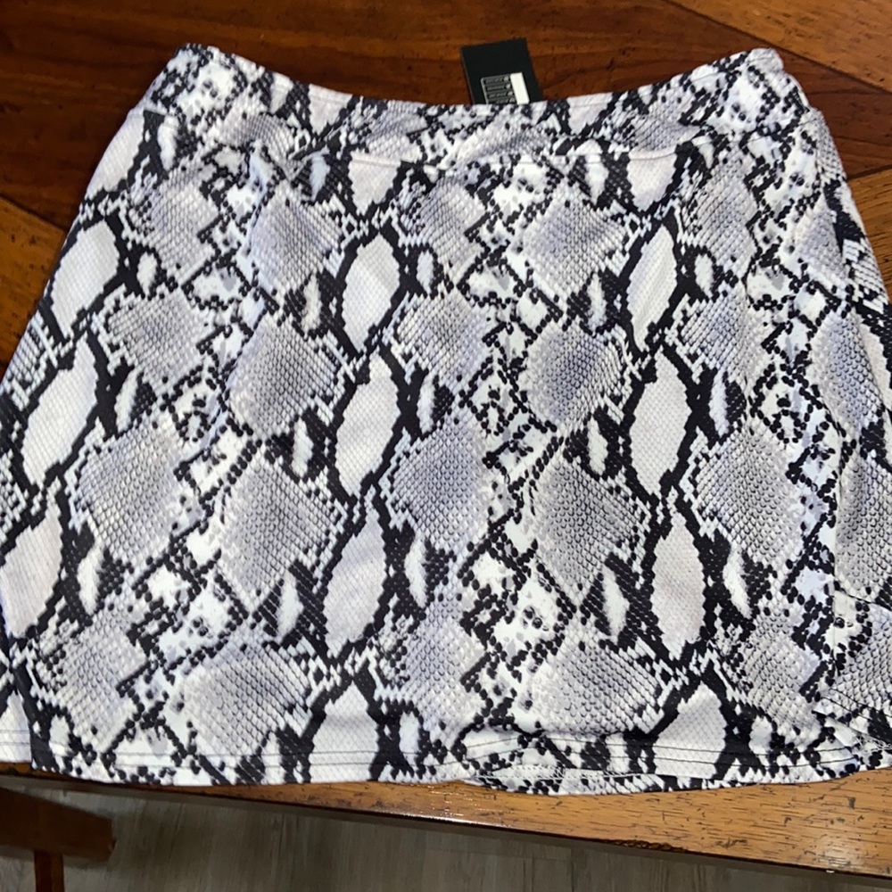 Snake print skirt new with tags!